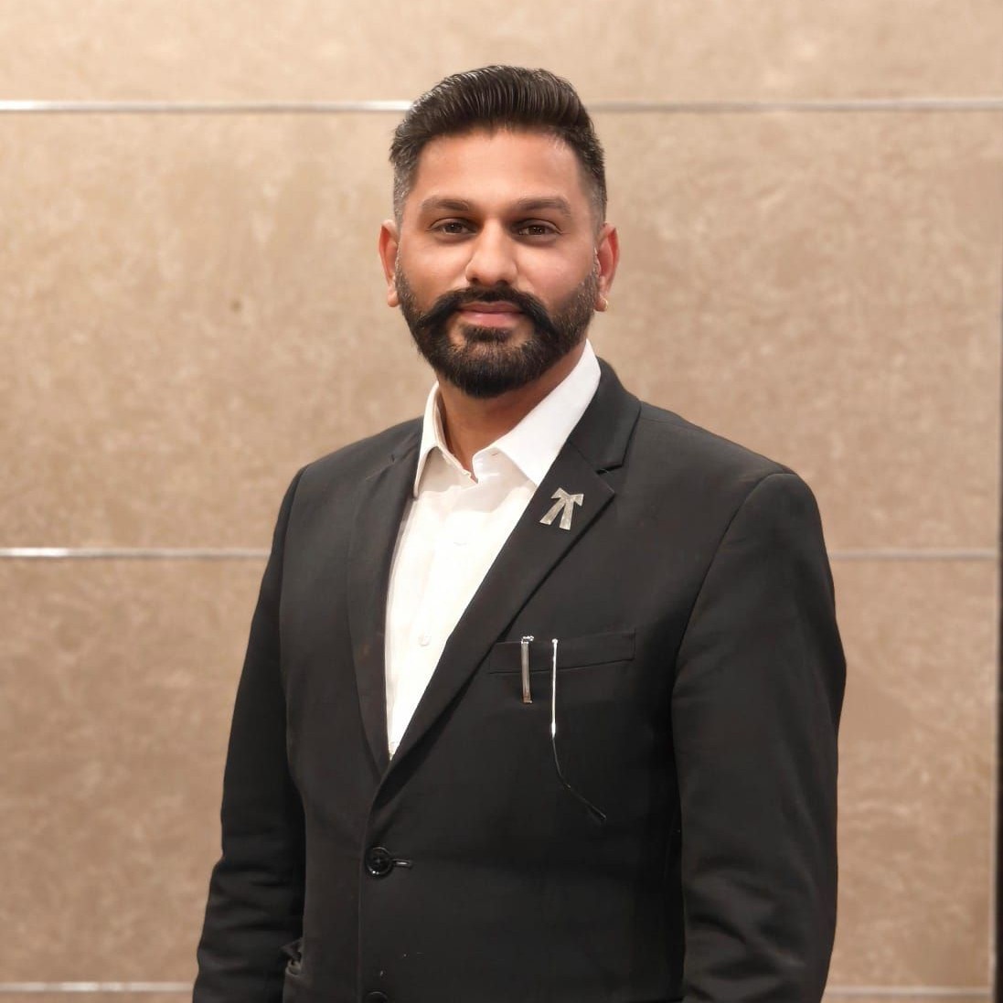 Adv.Yogesh Jain